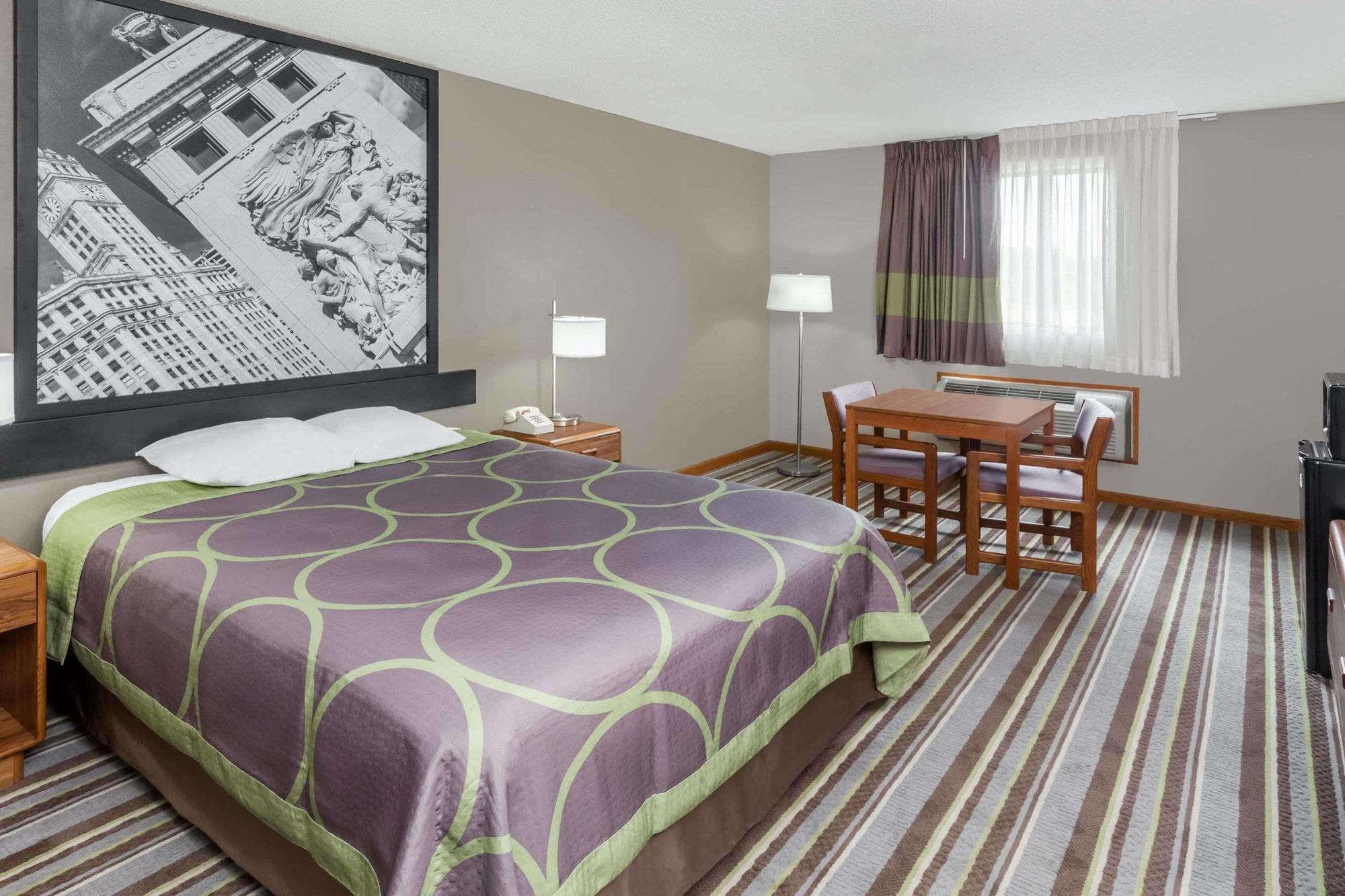 Super 8 By Wyndham Watseka Otel Dış mekan fotoğraf