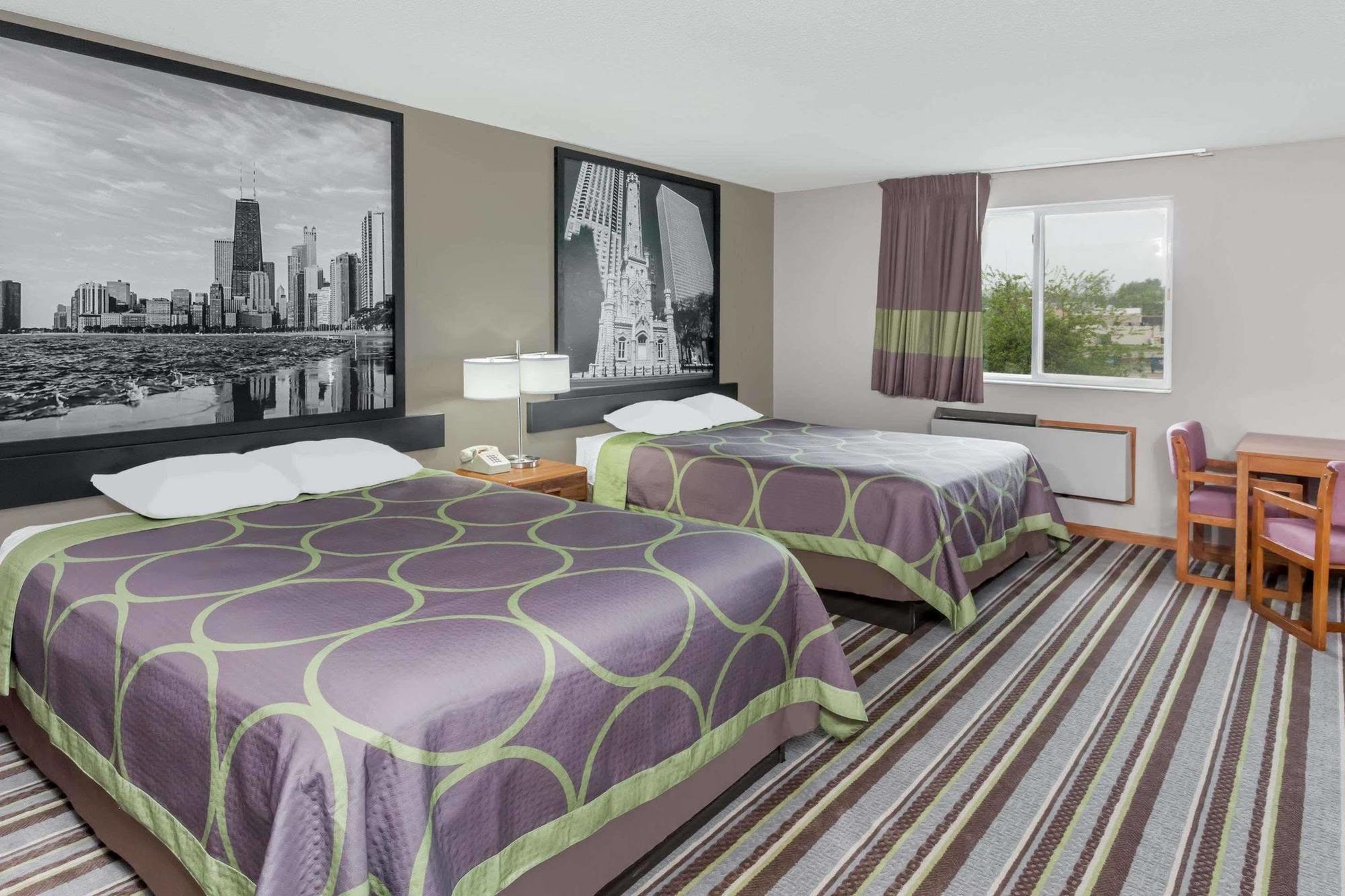 Super 8 By Wyndham Watseka Otel Dış mekan fotoğraf