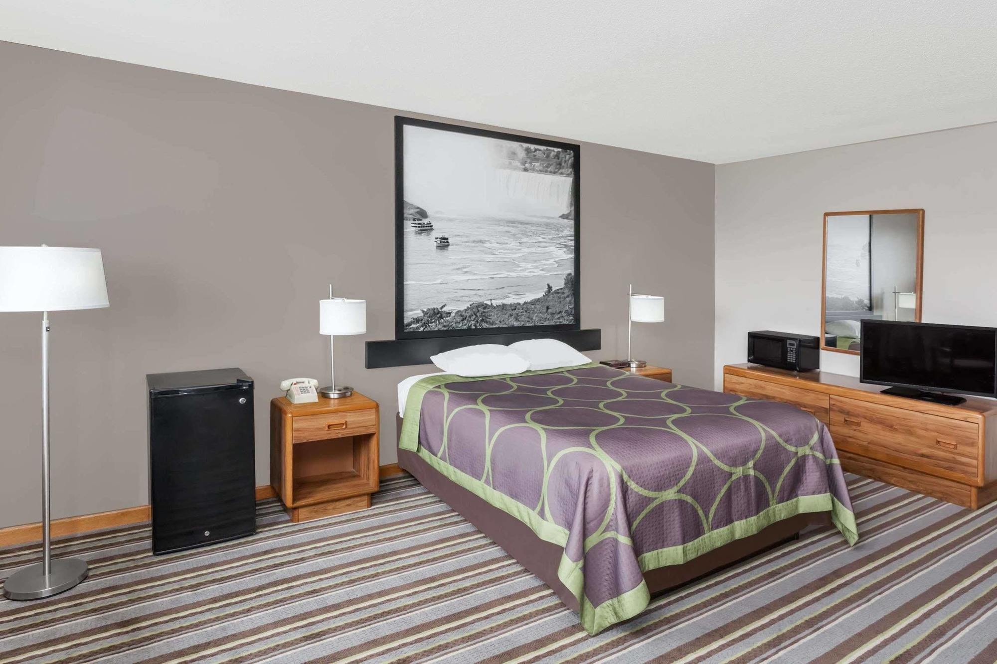 Super 8 By Wyndham Watseka Otel Dış mekan fotoğraf