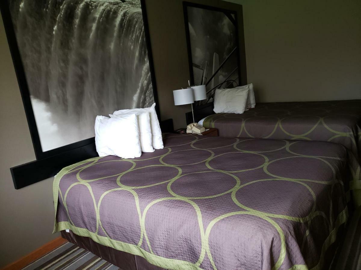 Super 8 By Wyndham Watseka Otel Dış mekan fotoğraf