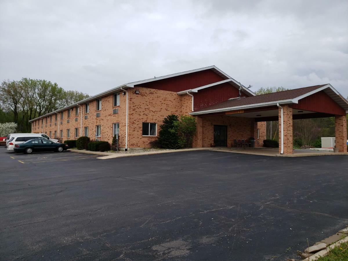 Super 8 By Wyndham Watseka Otel Dış mekan fotoğraf